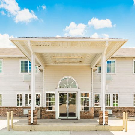 Super 8 By Wyndham Platte City Kansas City Area Eksteriør bilde