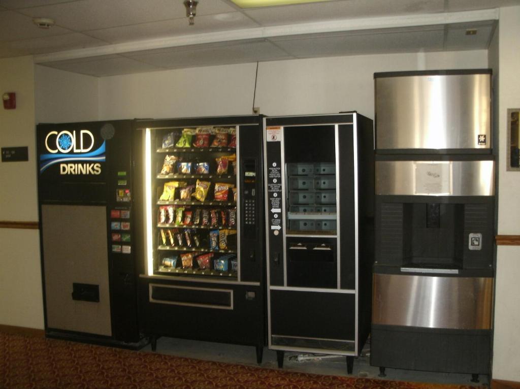 Super 8 By Wyndham Platte City Kansas City Area Eksteriør bilde